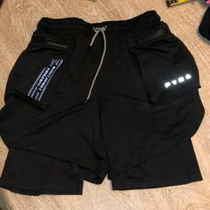 NWT Pyra black trail distance shorts large